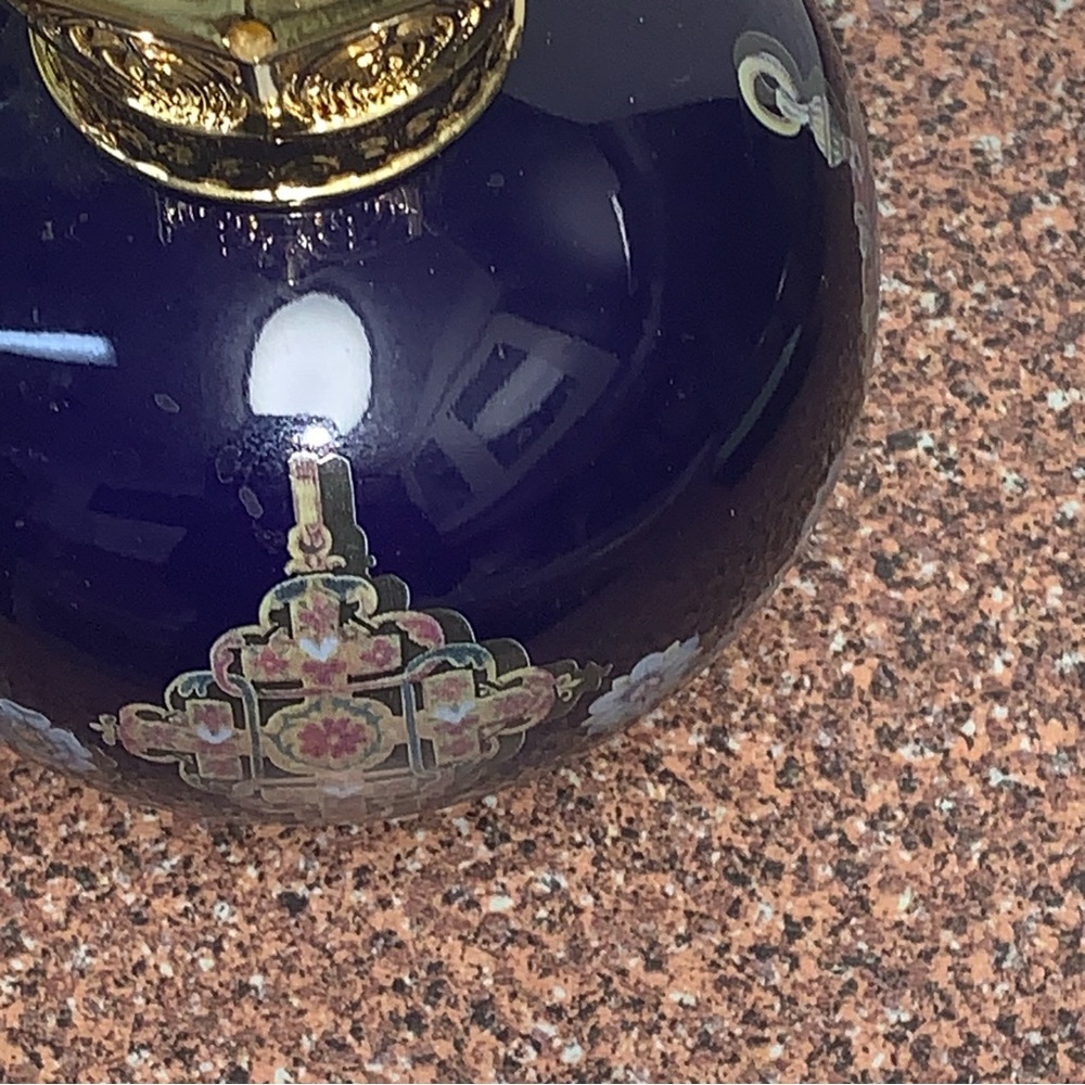 Authentic Lampe Berger - Blue Porcelain Catalytic Home Fragrance oil burner - Picture 7 of 10